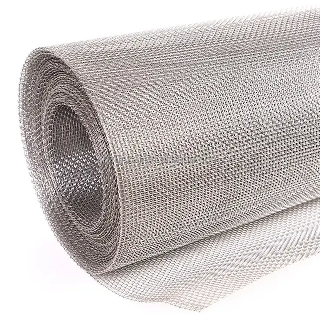 Farm and Field Galvanized Steel Chain Link Wire Fence 9 Gauge Wire GI Chain Link Fence Wire Mesh Fence Price